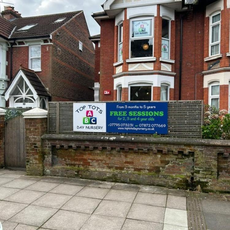 Entrance to the Goldsmith Avenue centre
